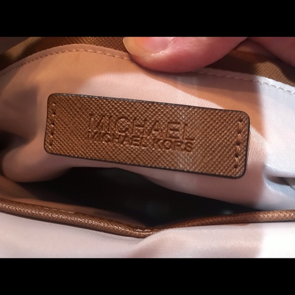 Red purse - Picture 4 of 8